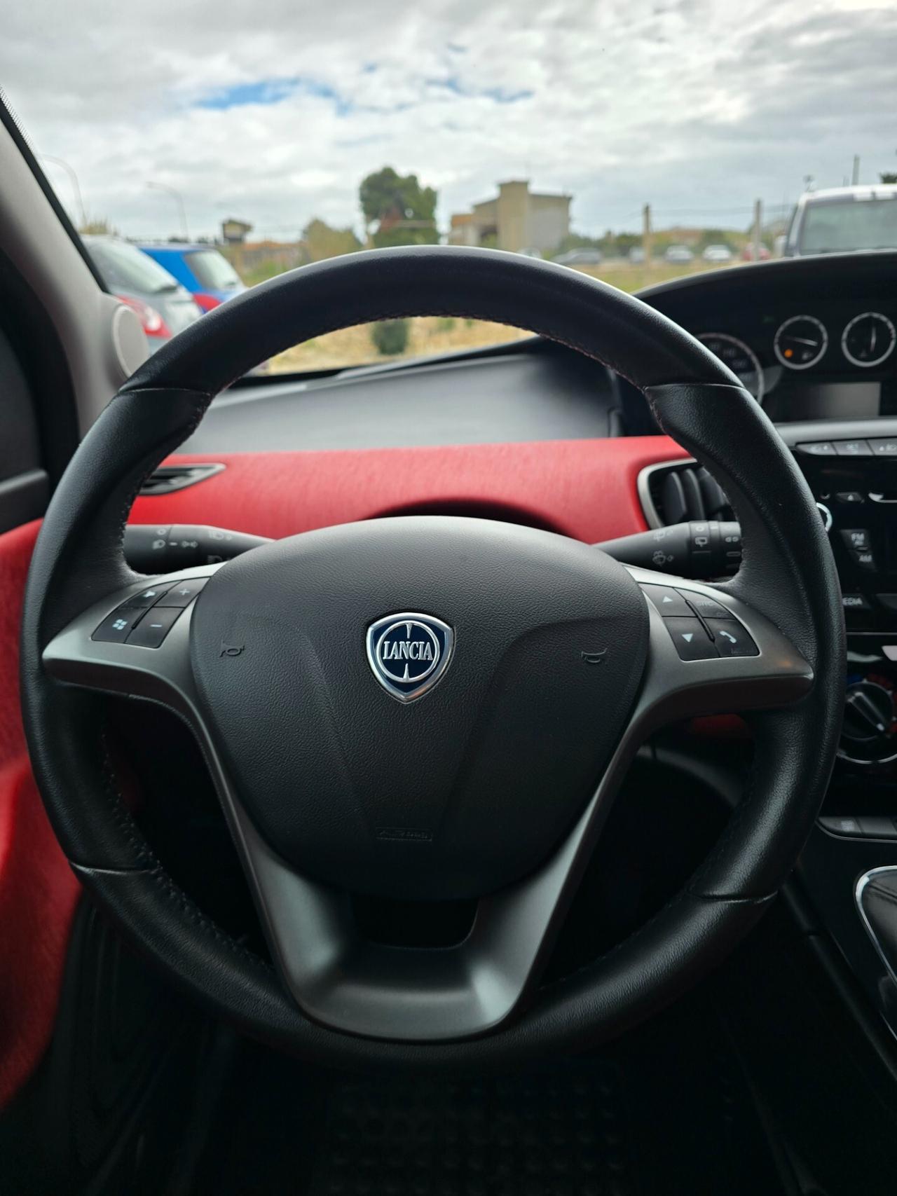 Lancia Ypsilon 1.2 69 CV 5 porte S&S Gold