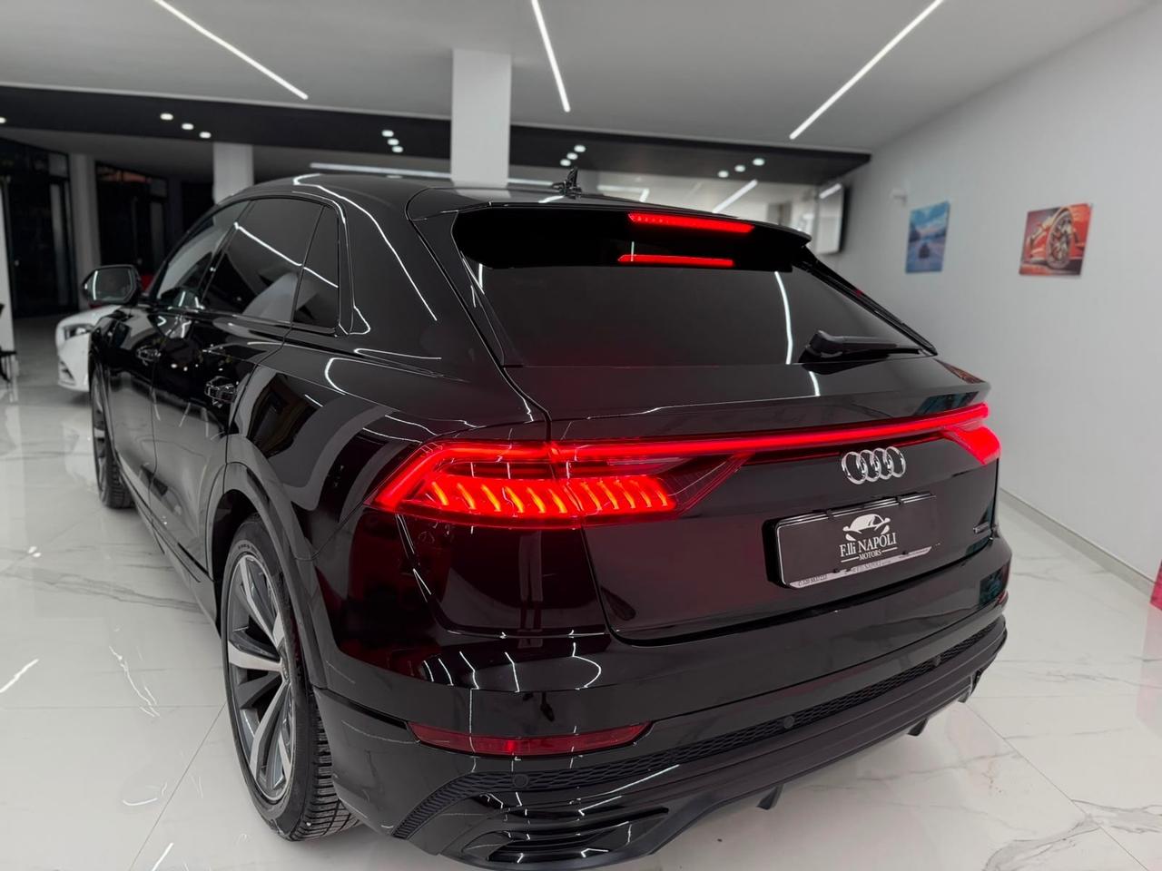 Audi Q8 50 TDI 286 CV quattro Sline
