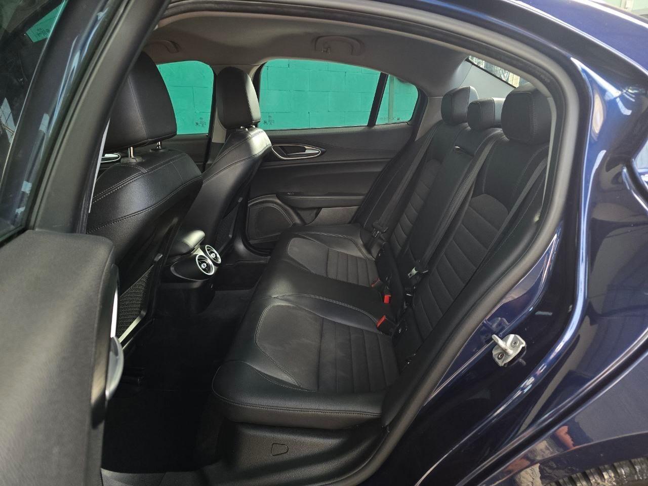Alfa Romeo Giulia 2.2 TD 150cv AT8