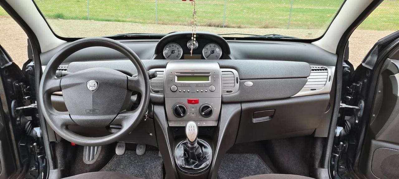 Lancia Ypsilon 1.2 Argento