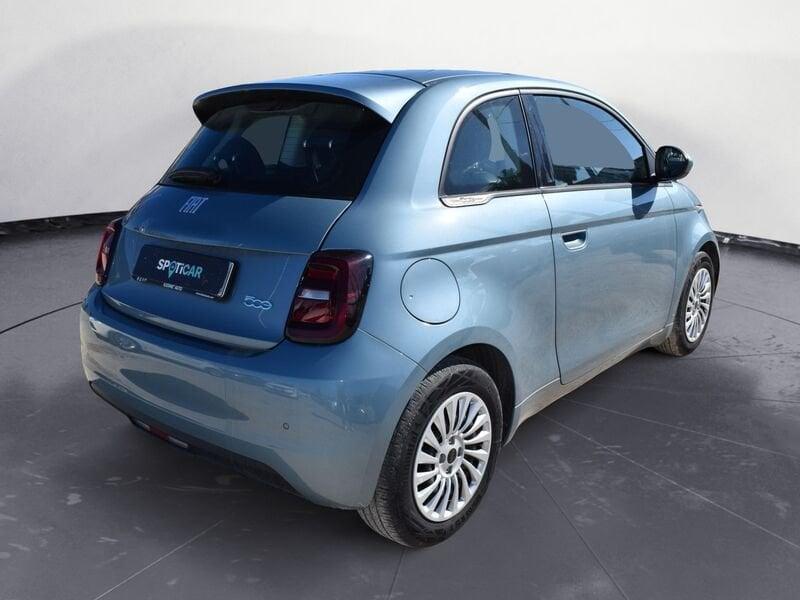 FIAT 500 Action Berlina