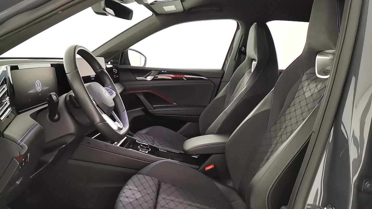 VOLKSWAGEN Tiguan III 2024 - Tiguan 2.0 tdi R-Line 150cv dsg