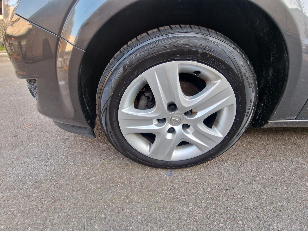 Opel Astra 1.6 16V VVT 5 porte Cosmo