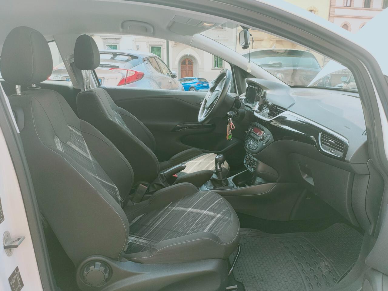 Opel Corsa 1.2 Coupé b-Color Neopatentati
