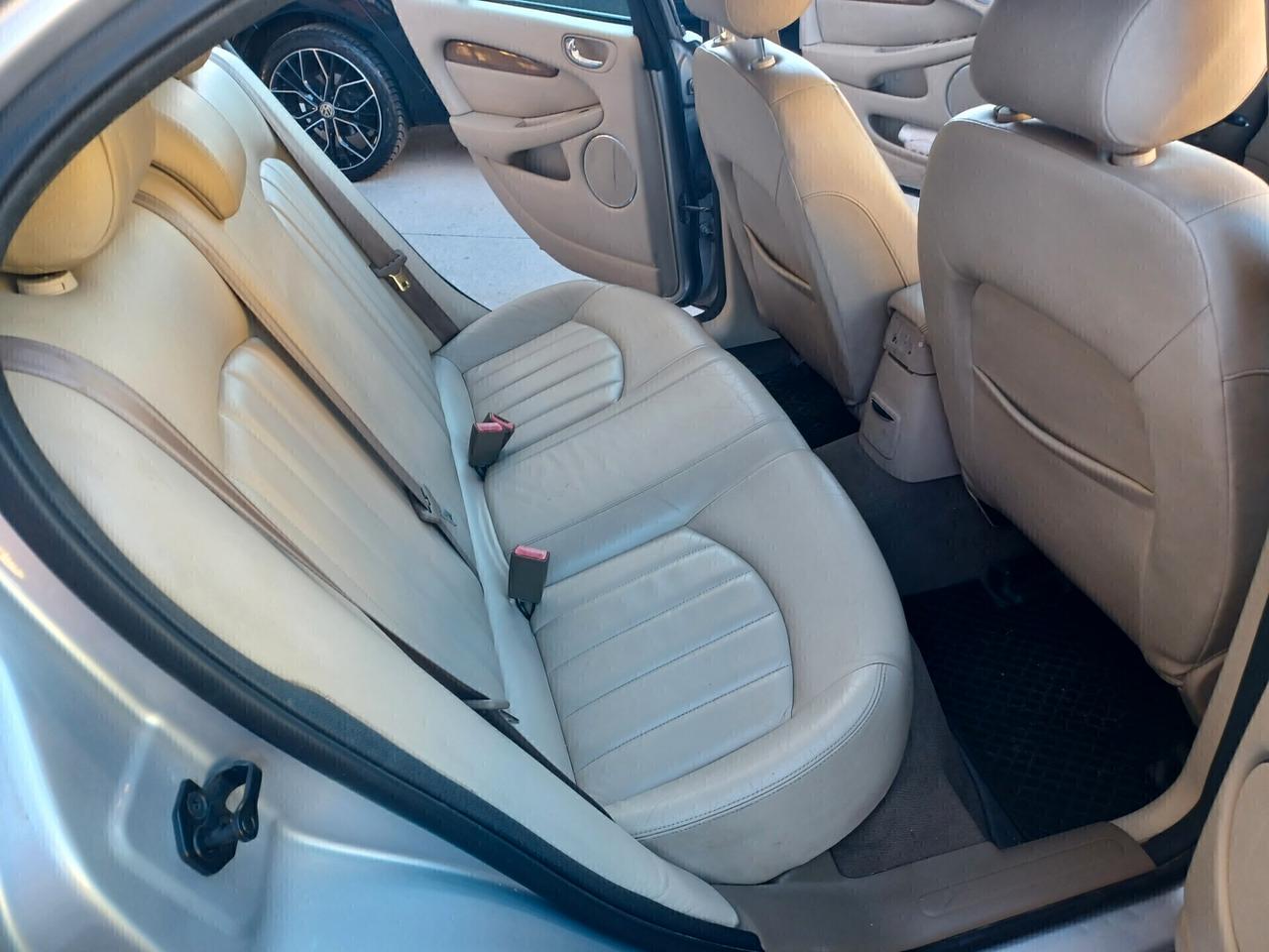 Jaguar X-Type Jaguar X-Type 2.5 V6 24V cat Executive