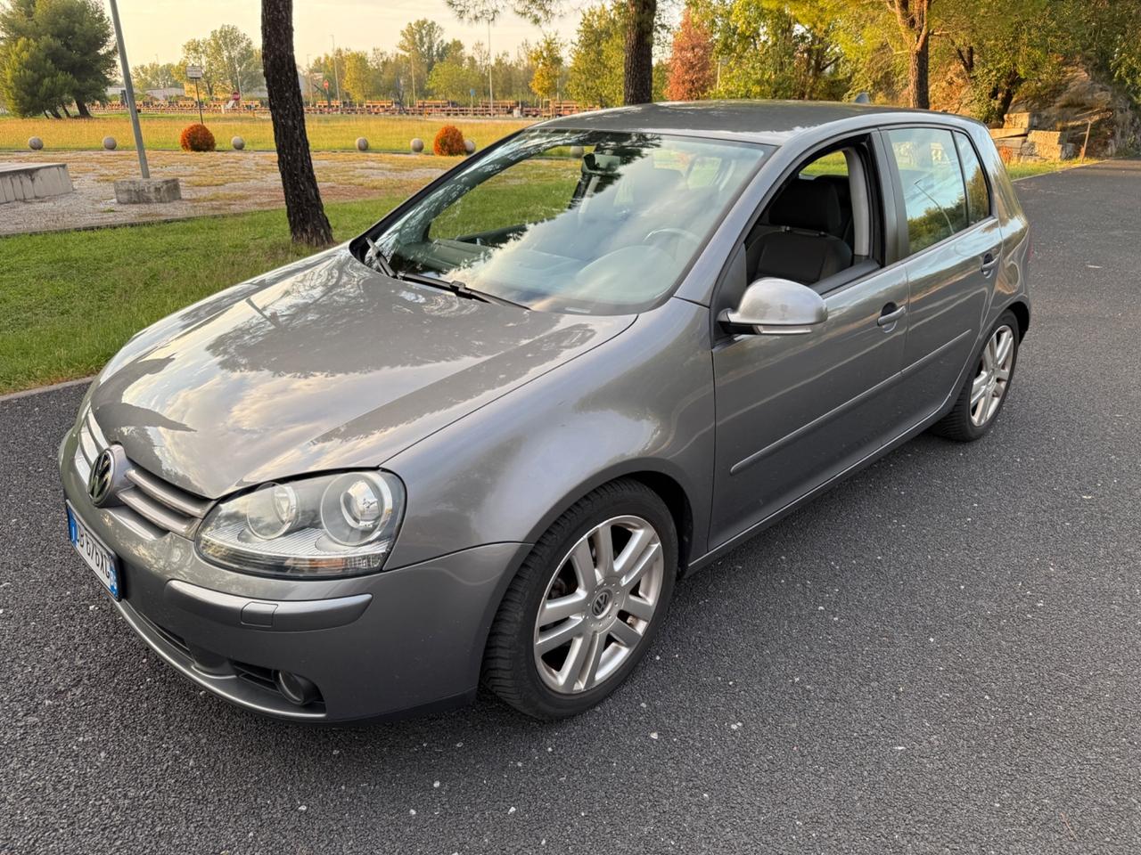 Volkswagen Golf 2.0 16V TDI 3p. Sportline