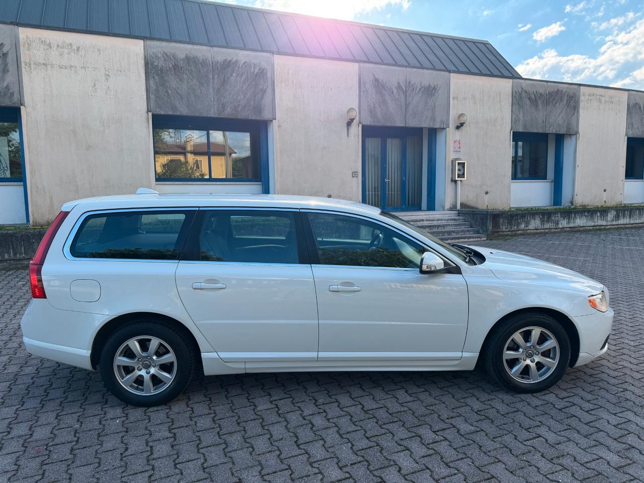 Volvo V70 D3 2.0d Summum FULL EURO5