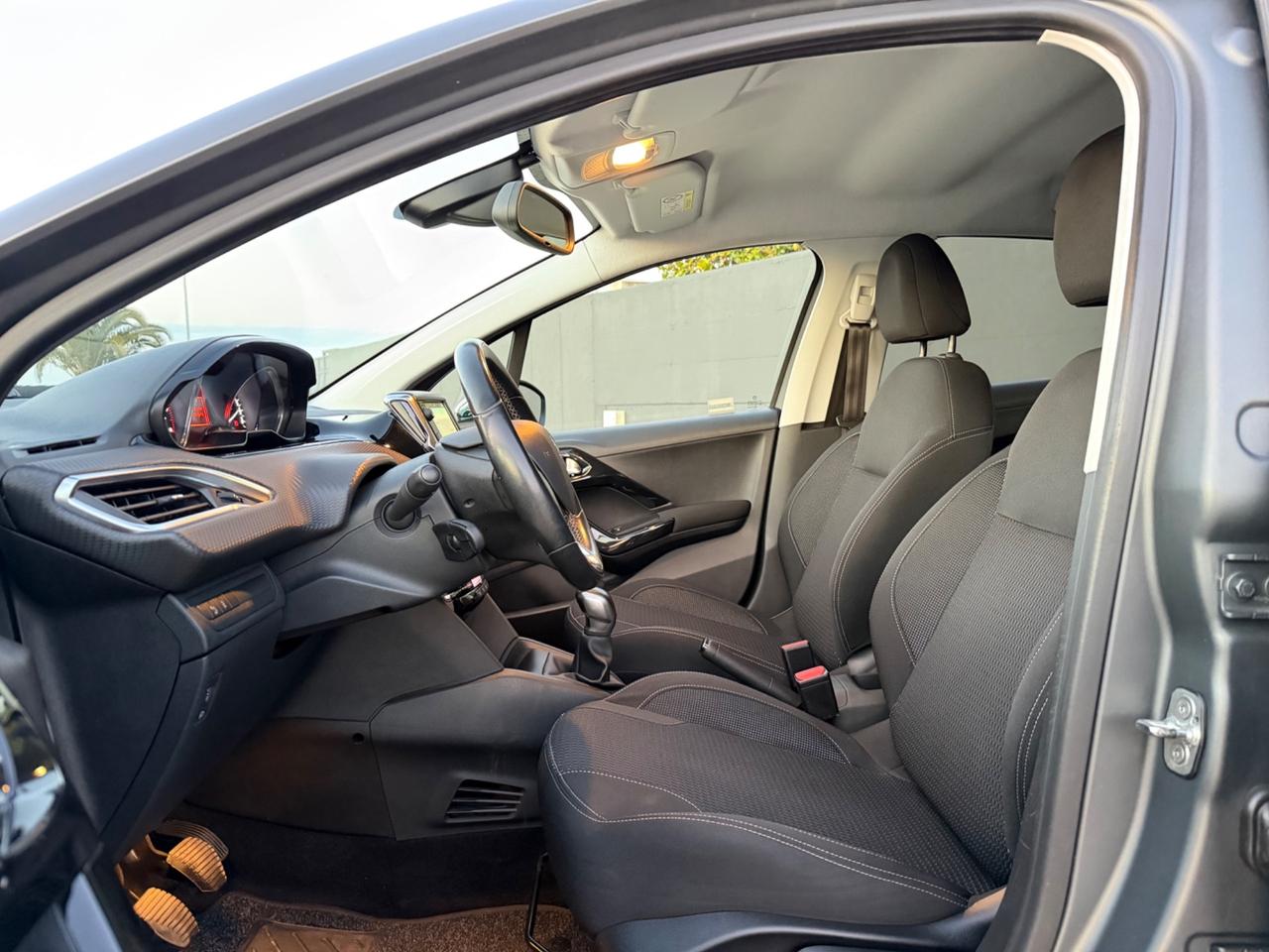 Peugeot 208 1.6 BlueHDi 100cv 5p. Allure GR. OPACO