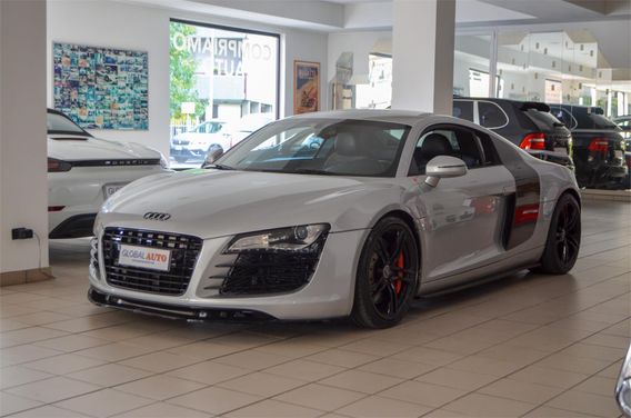 AUDI R8 4.2 V8 FSI quattro R tronic