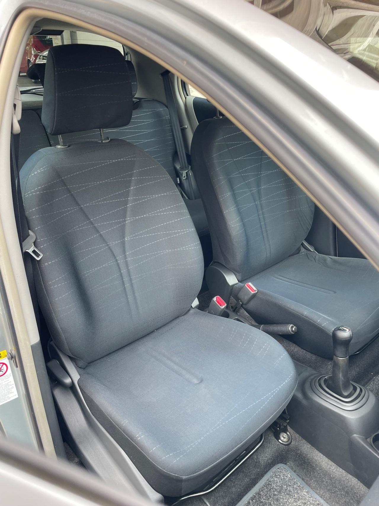 Toyota Yaris 1.3 5 porte Luna Full dal nord Italia