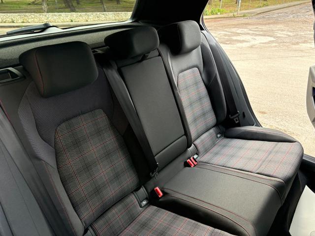VOLKSWAGEN Golf GTI 2.0 TSI DSG TETTO-LED-PELLE-CERCHI 19''.
