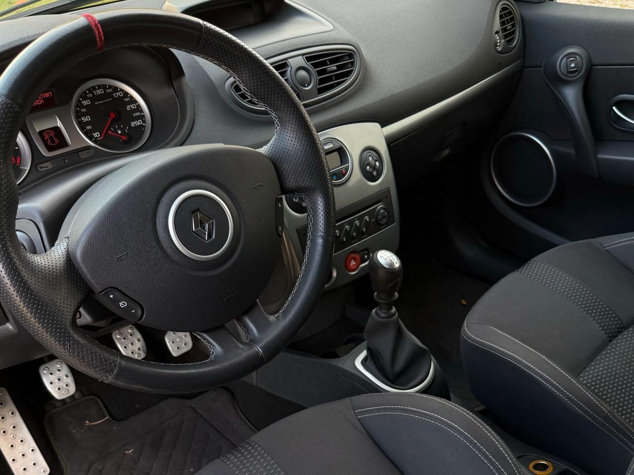 Renault Clio 2.0 16V 200CV 3 porte RS