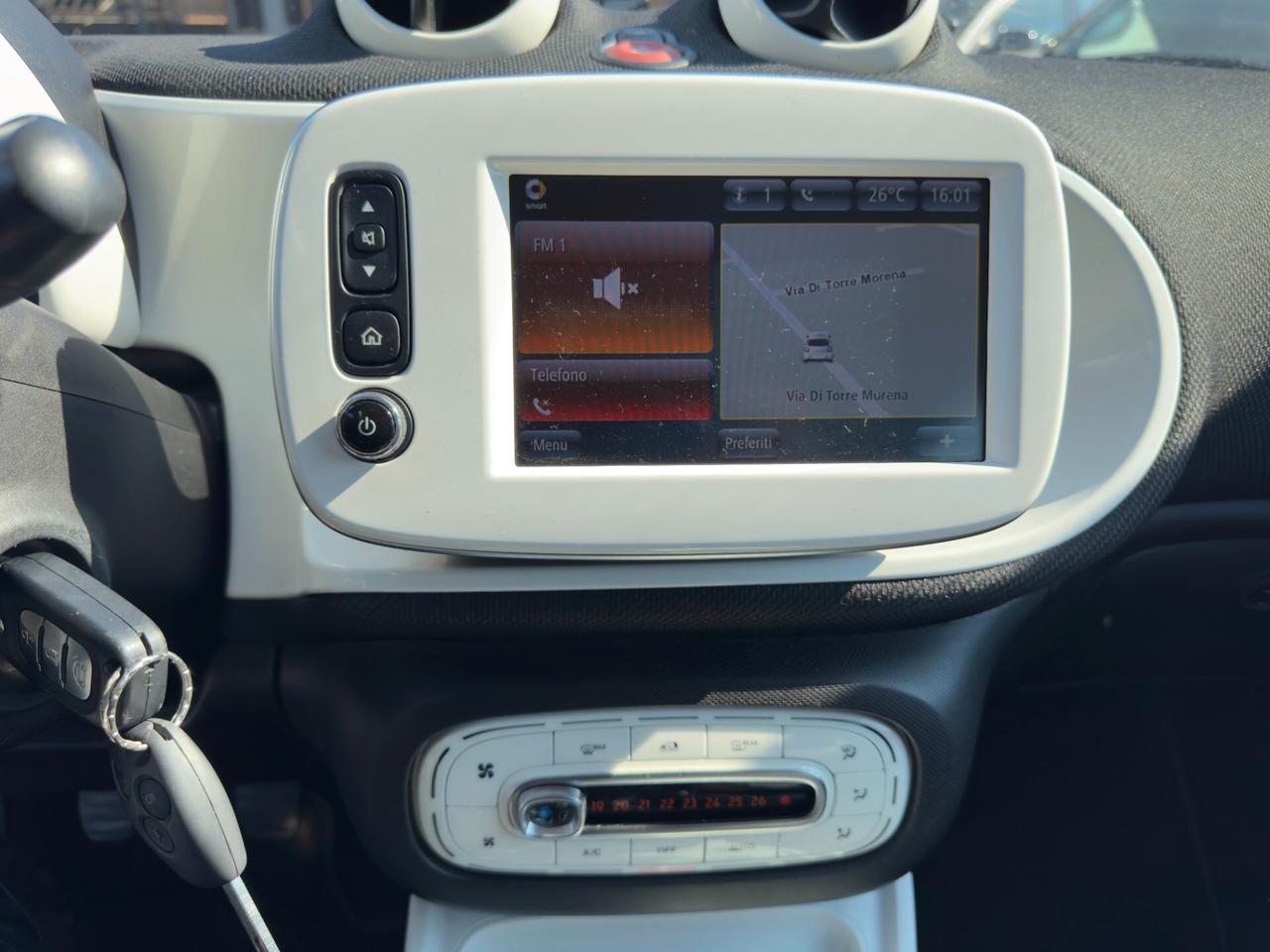 Smart ForFour PASSION LED NAVI KAMERA SENSORI FULL!!