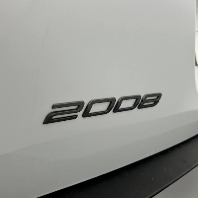 PEUGEOT 2008 Hybrid 145 e-DCS6 GT