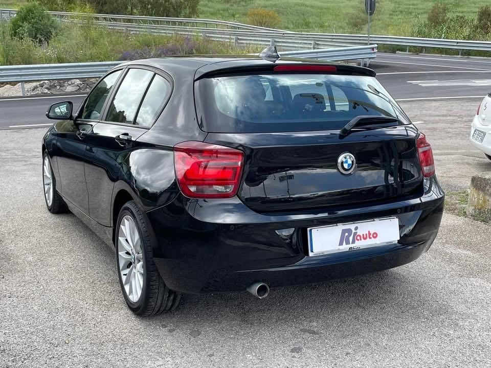 Bmw 118 118d 5p. Unique