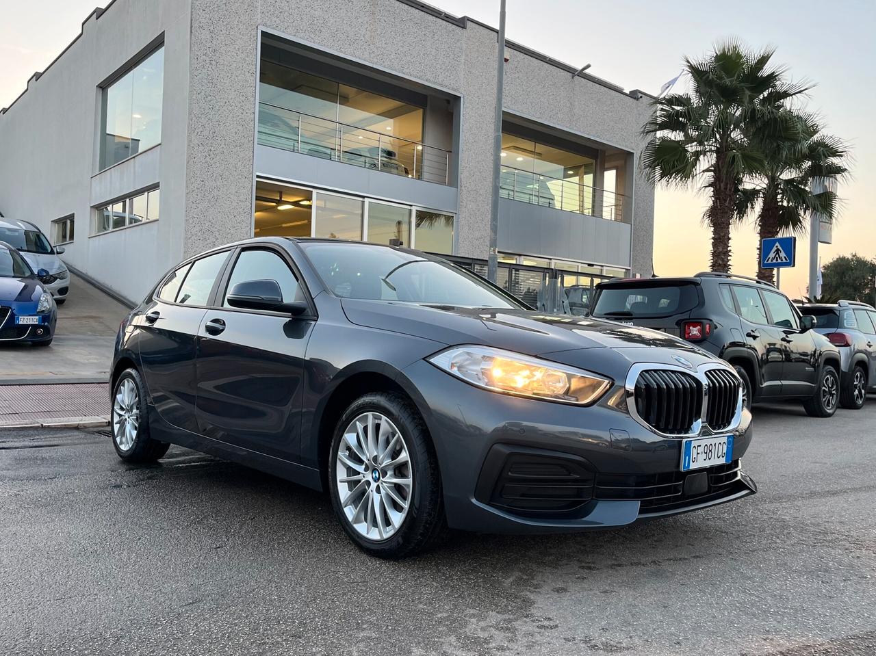 Bmw 120d xDrive 5p. Business Advantage Automatico