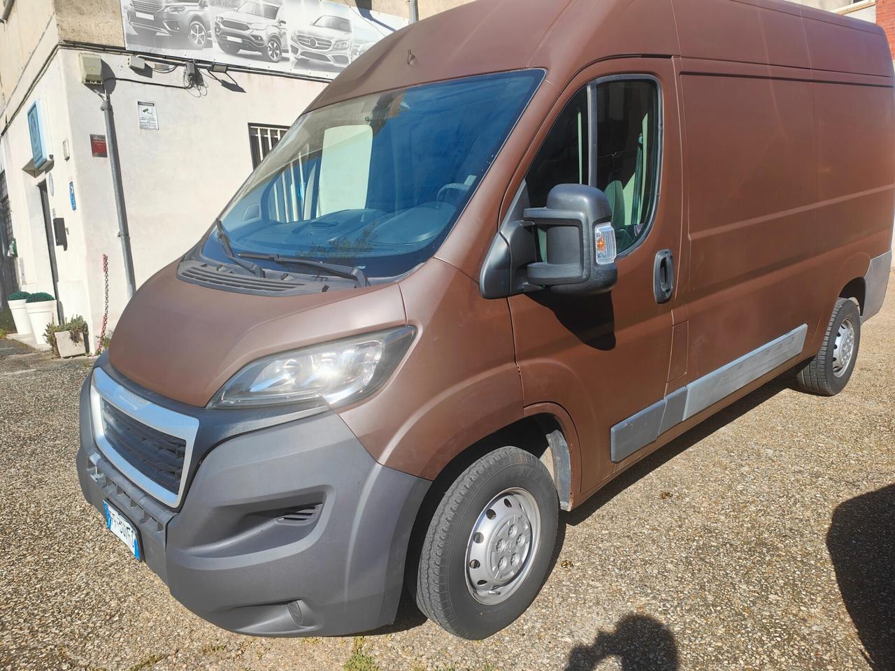 Furgone Peugeot boxer 2.2
