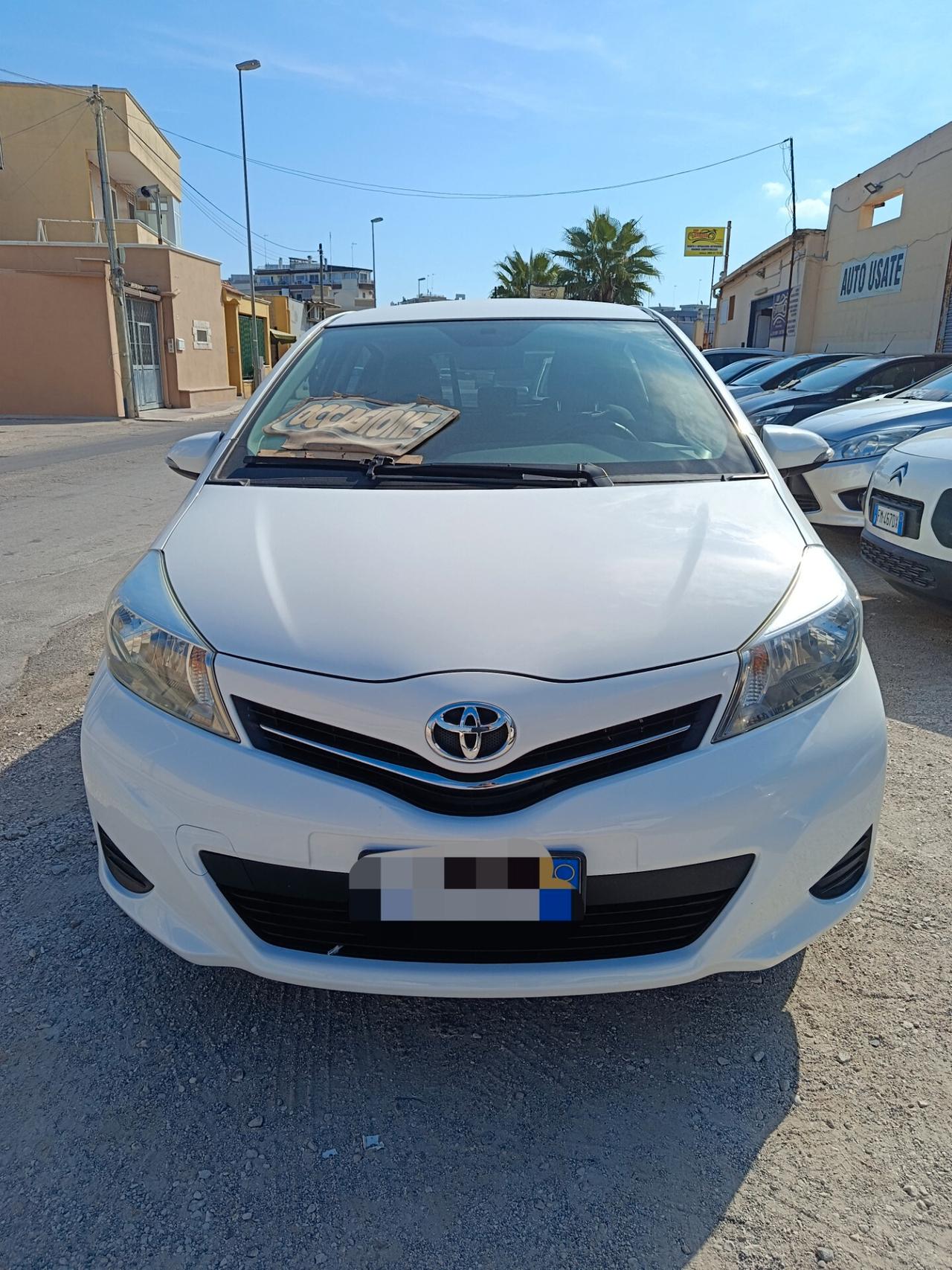 Toyota Yaris Active 1.0 5 porte benzina