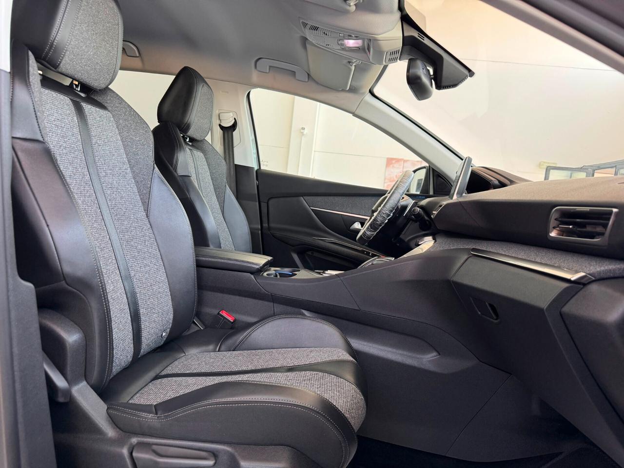 Peugeot 3008 BlueHDi 130 S&S Allure