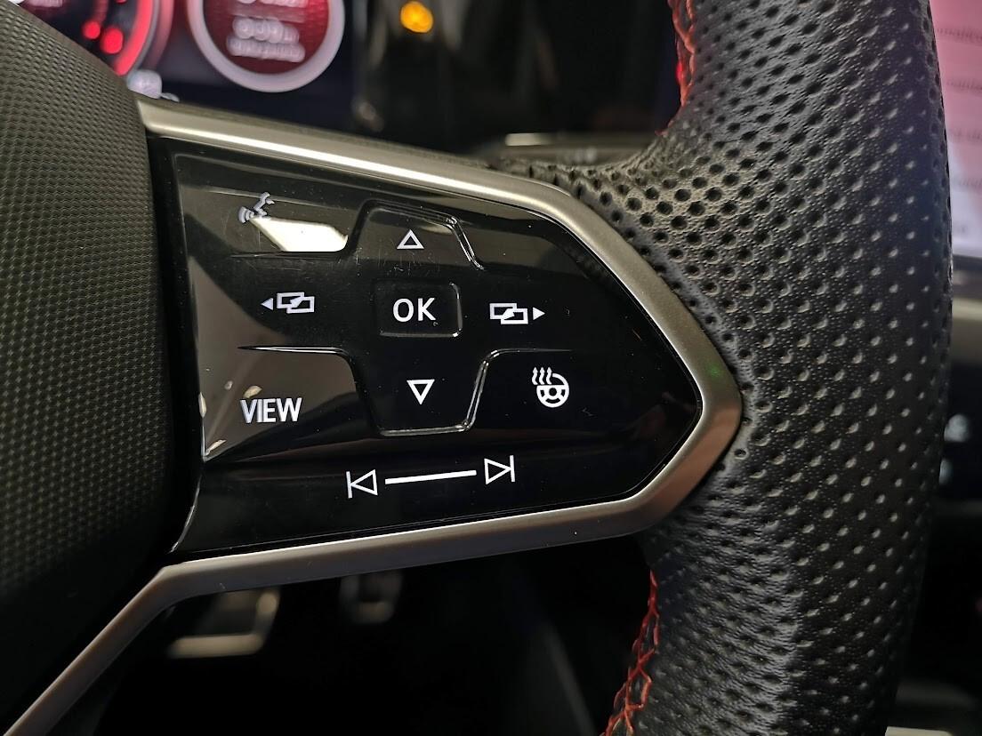 Volkswagen Golf GTI 2.0 TSI DSG