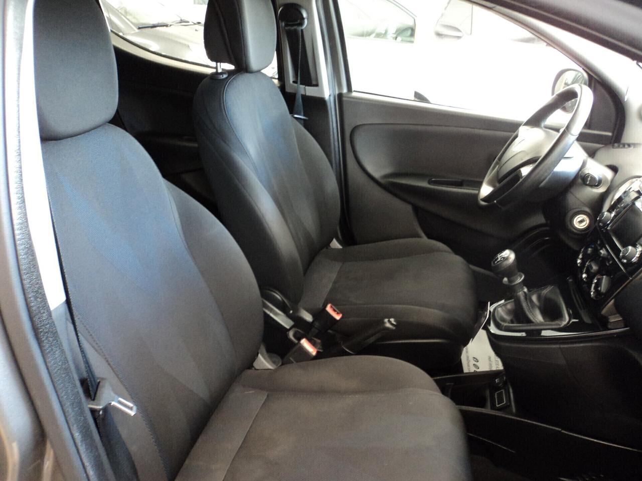 Lancia Ypsilon 1.2 69 CV 5 porte Gold