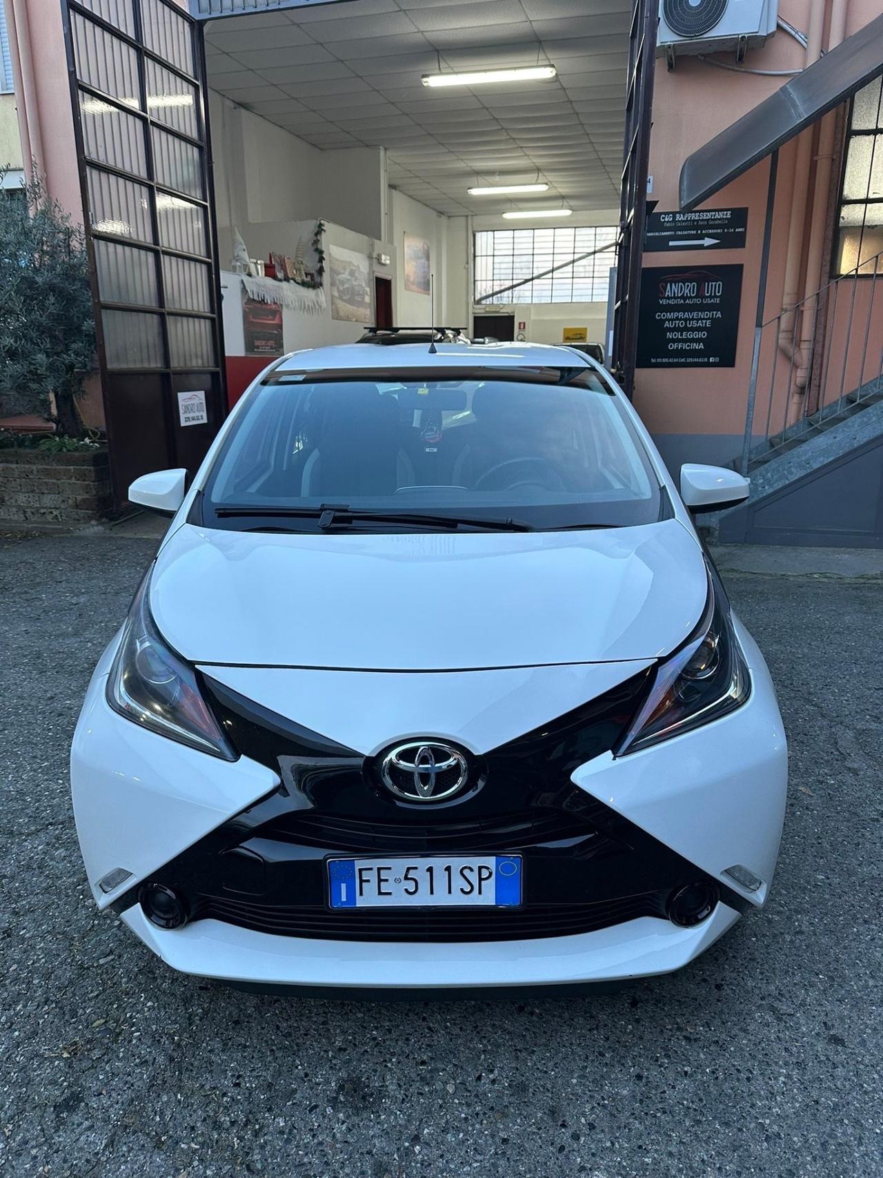 Toyota Aygo 1.0 VVT-i 69 CV 5 porte x-play