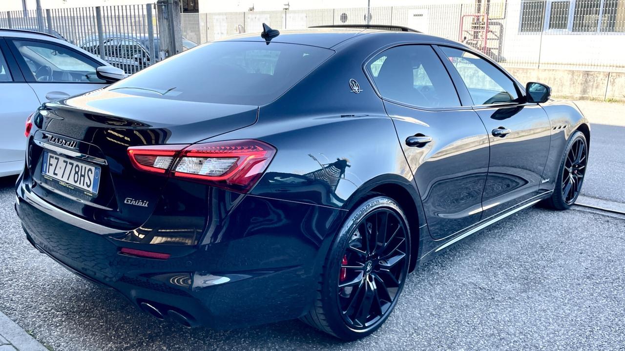 Maserati Ghibli 3.0 V6 350 cv Gransport Carbon Pack