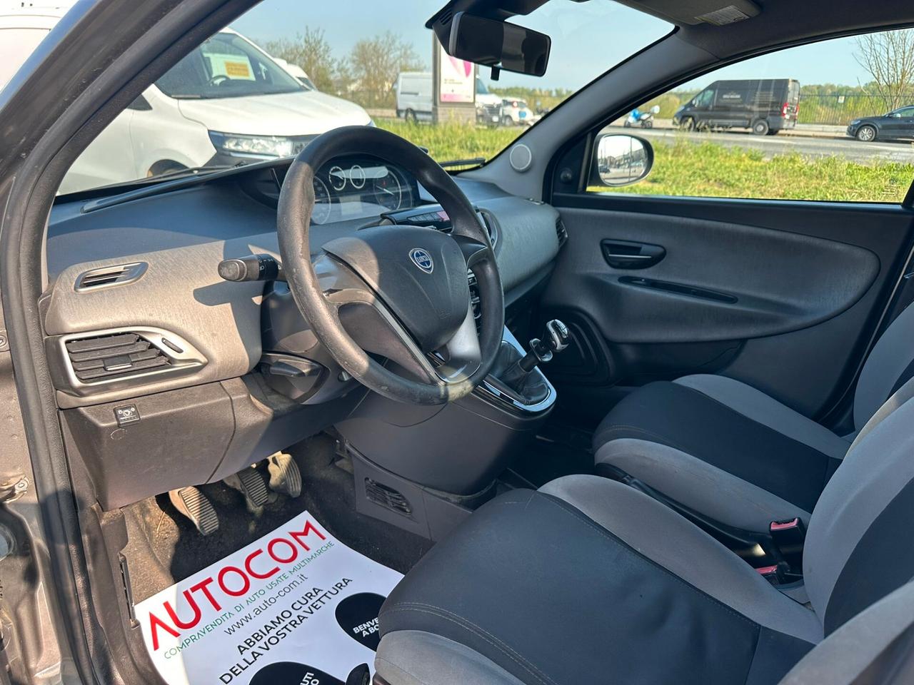 Lancia Ypsilon 1.2 69 CV 5 porte S&S Silver GPL