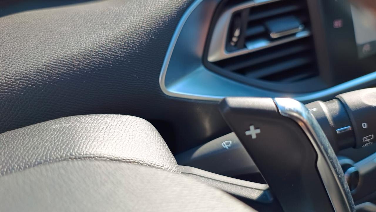 Peugeot 308 PureTech Turbo 130 S&S EAT8 Tech Edition