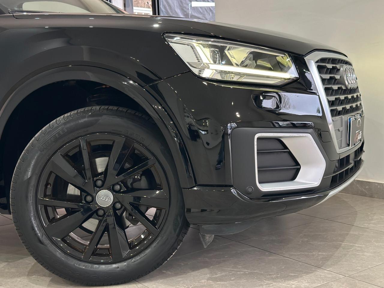 Audi Q2 30 TDI Identity Black