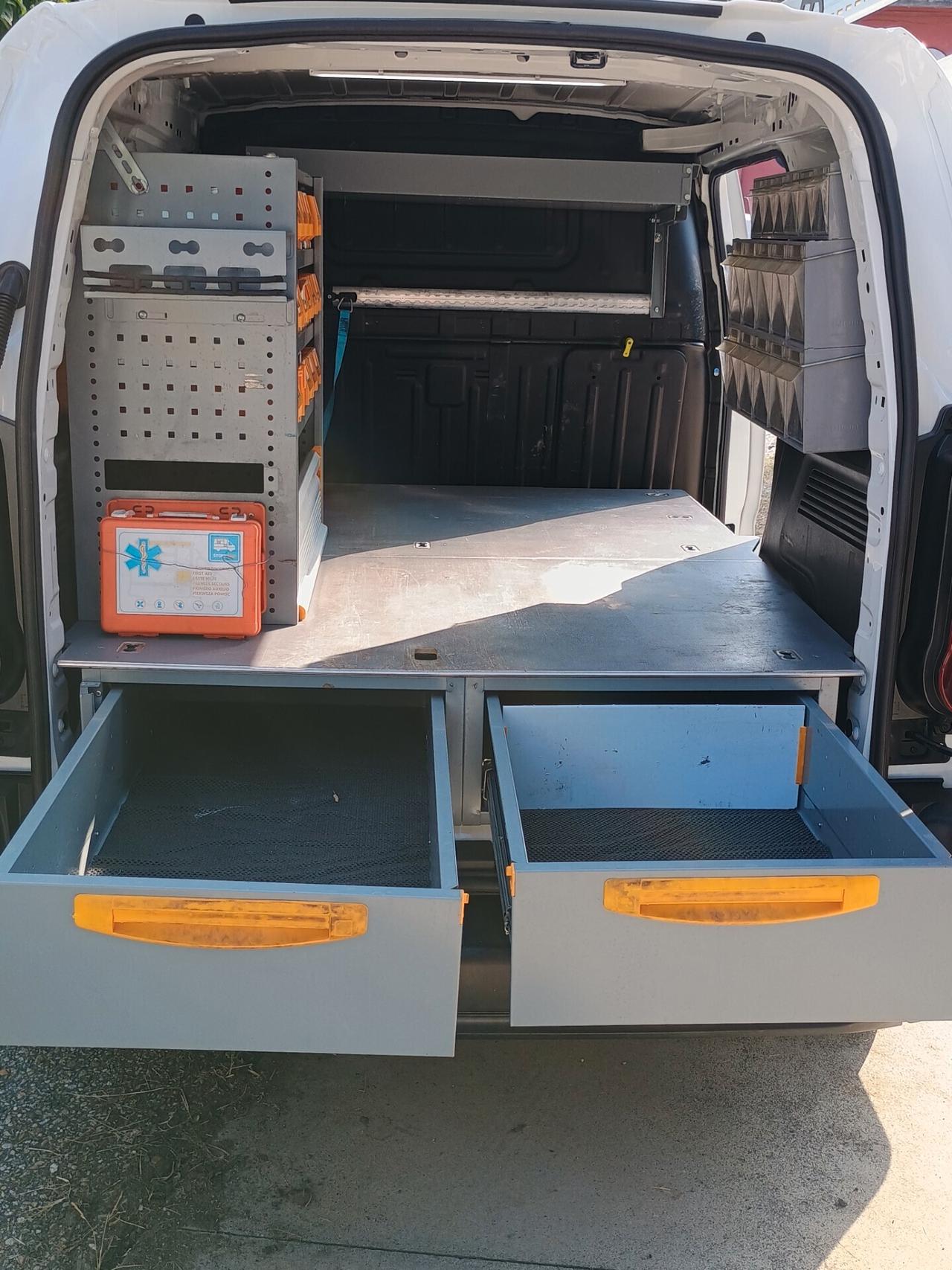 DOBLO' CARGO 1.5 DS 100 CV 3 POSTI