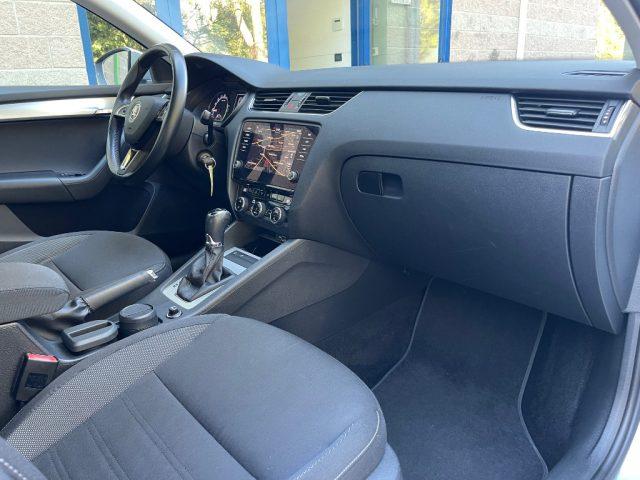 SKODA Octavia SW 1.6 TDI 115CV DSG NAVIGATORE SENSORI PARCHEGGIO