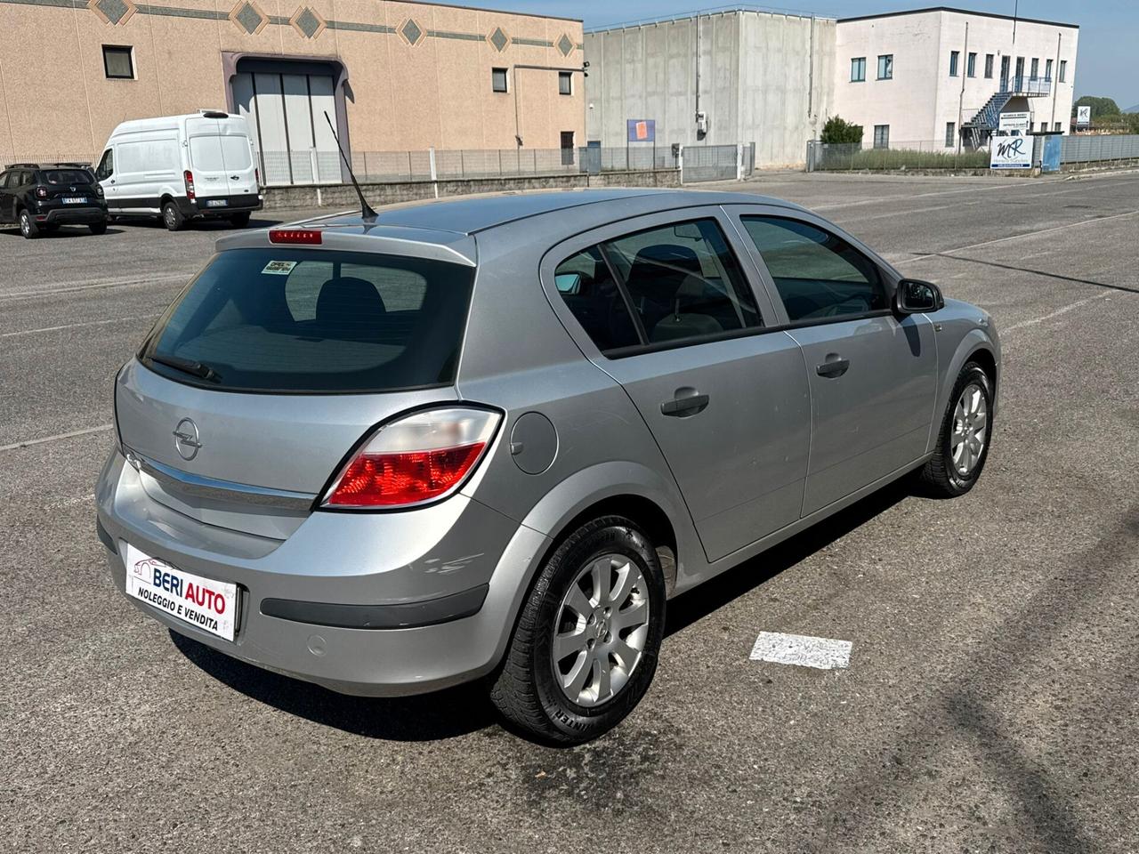 Opel Astra 1.4 benzina adatta neopatentati