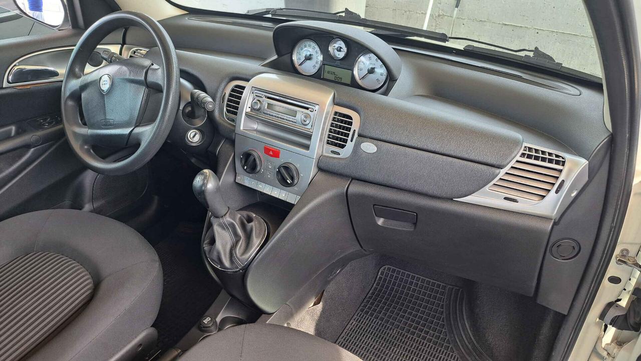 Lancia Ypsilon 1.3 MJT 75 CV