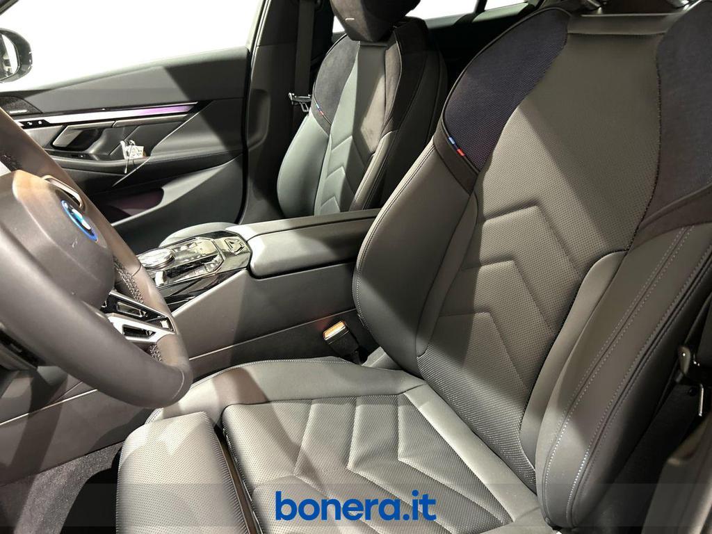 BMW i5 Touring xDrive40