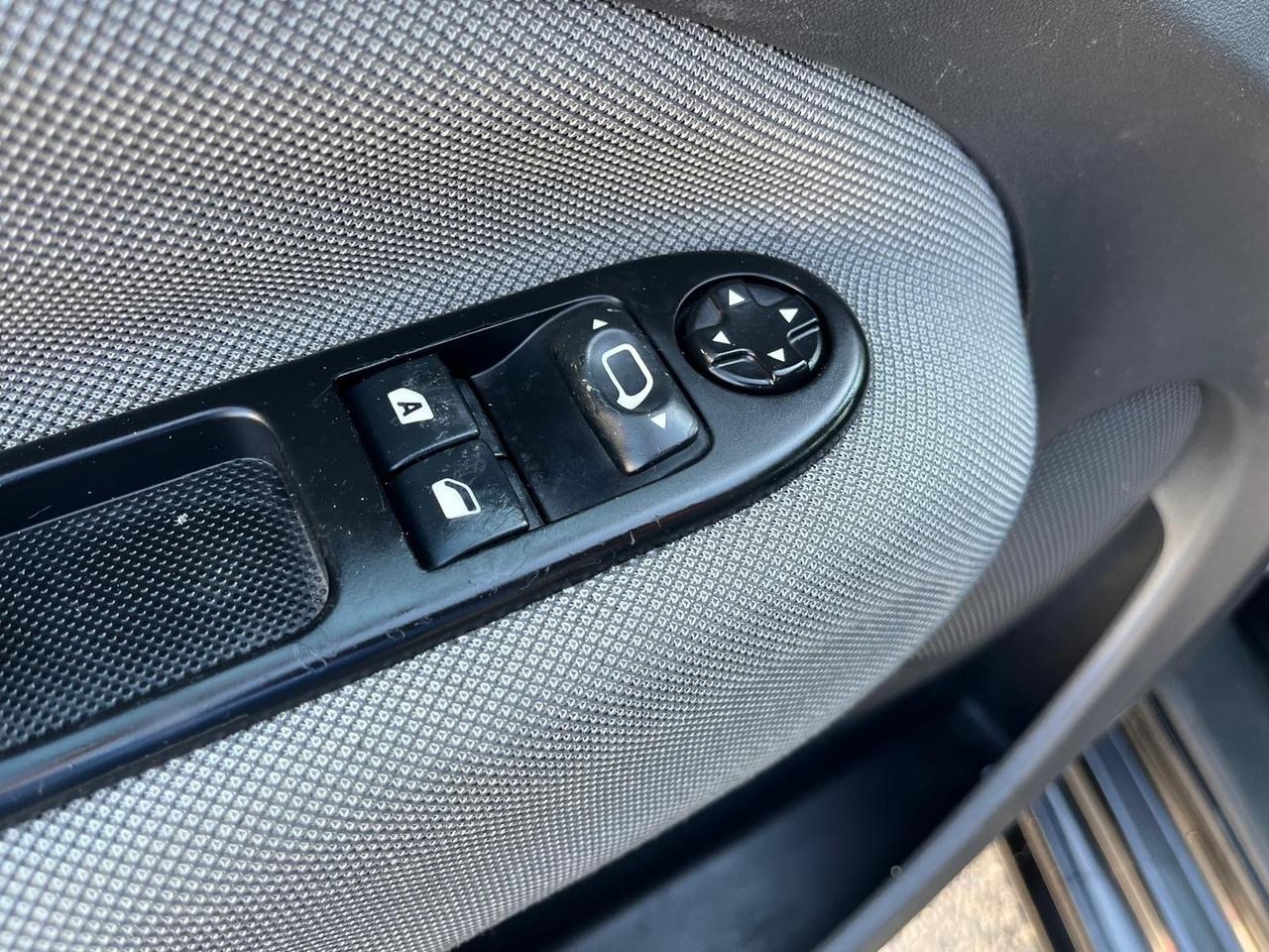 Citroen C3- Picasso -1.6 hdi - full-2013