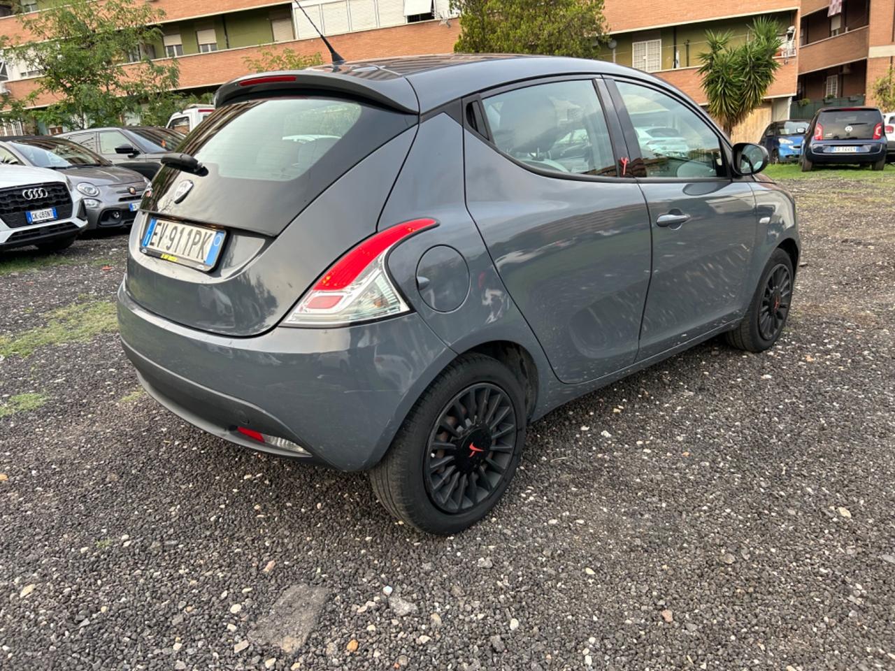 Lancia Ypsilon 1.2 69 CV 5 porte S&S Platinum