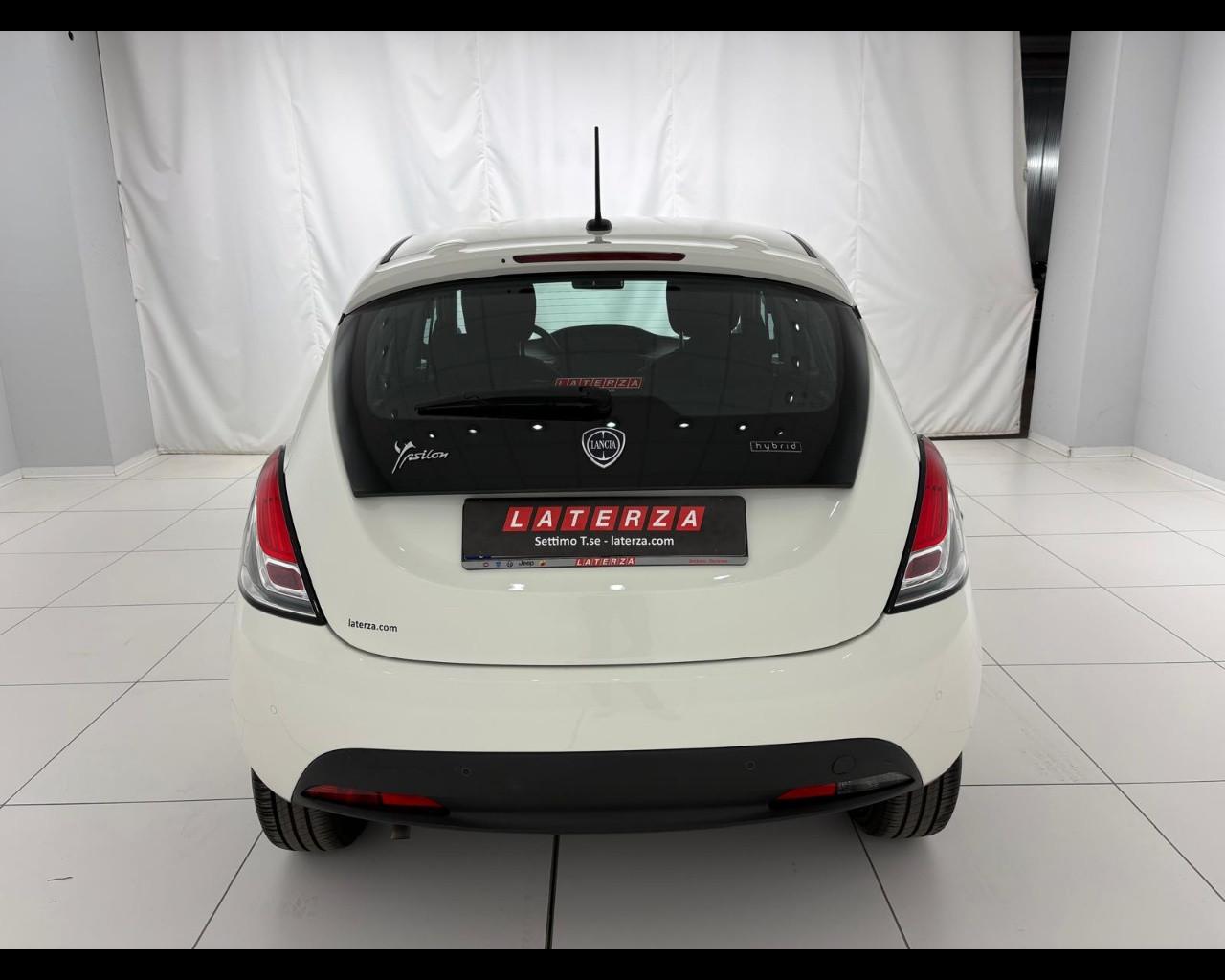 LANCIA Ypsilon 1.0 firefly hybrid Silver s&s 70cv