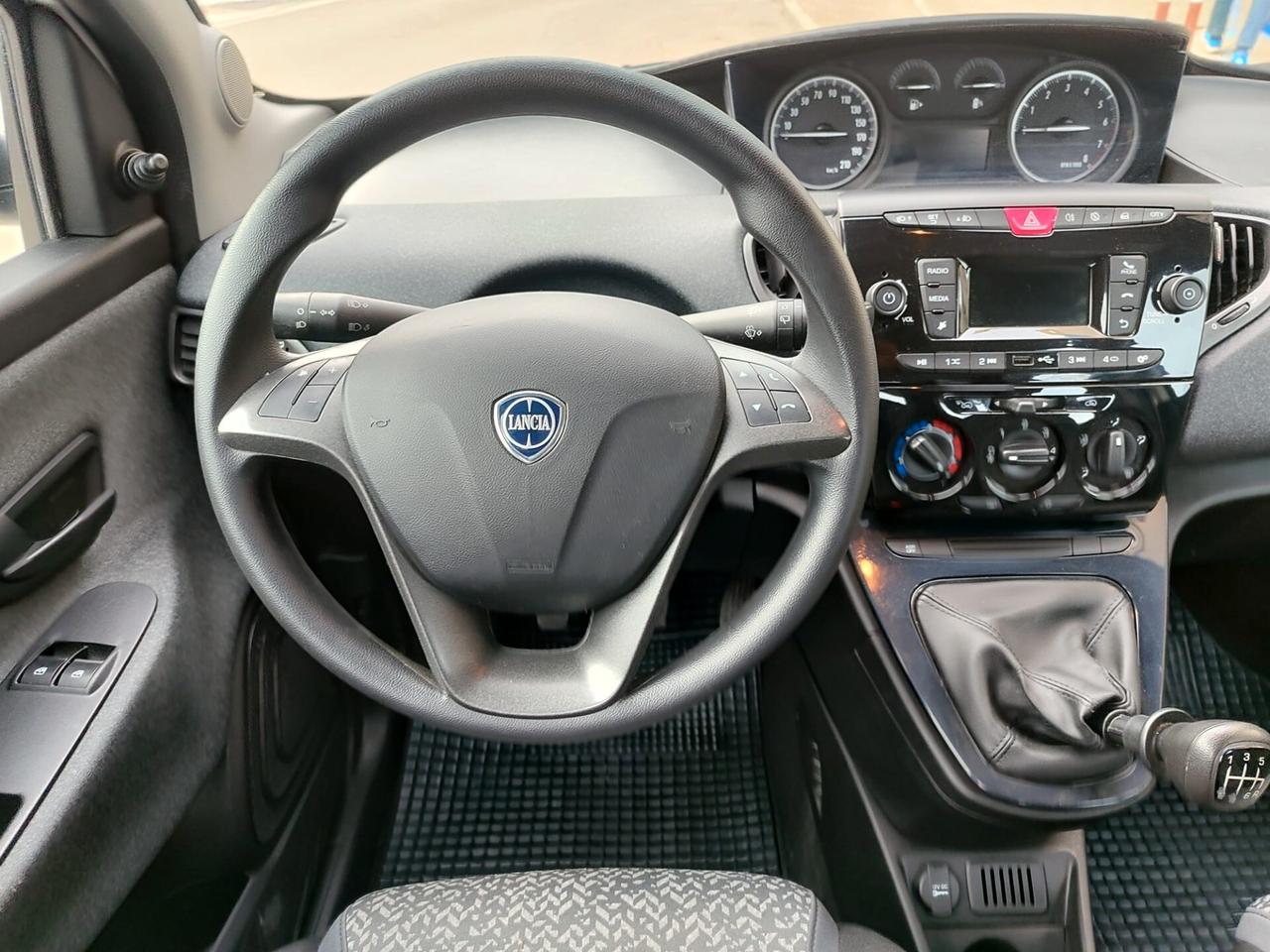 Lancia Ypsilon 1.0 FireFly SILVER 70CV