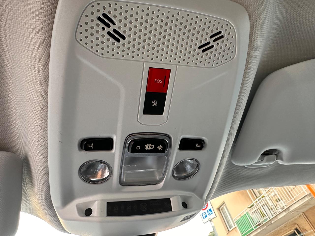 Peugeot 2008 PureTech 100 S&S Active Pack Business - Navi