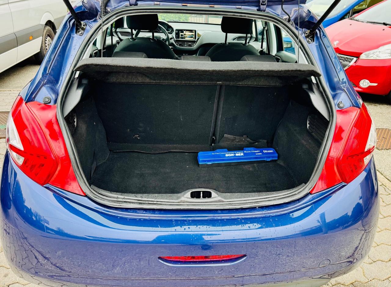 Peugeot 208 1.2 5porte Allure Ok Neopatentati