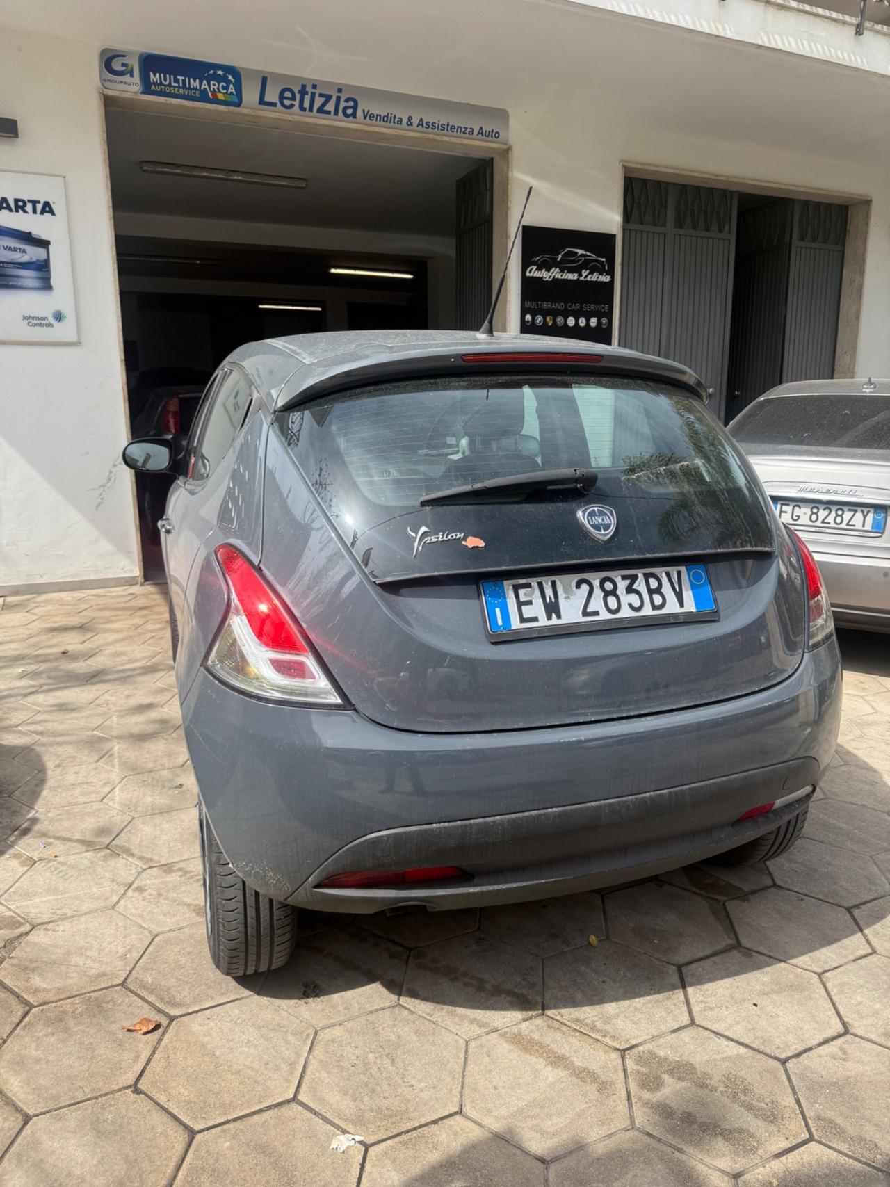 Lancia Ypsilon 0.9 TwinAir 85 CV 5 porte Metano Ecochic Elefantino