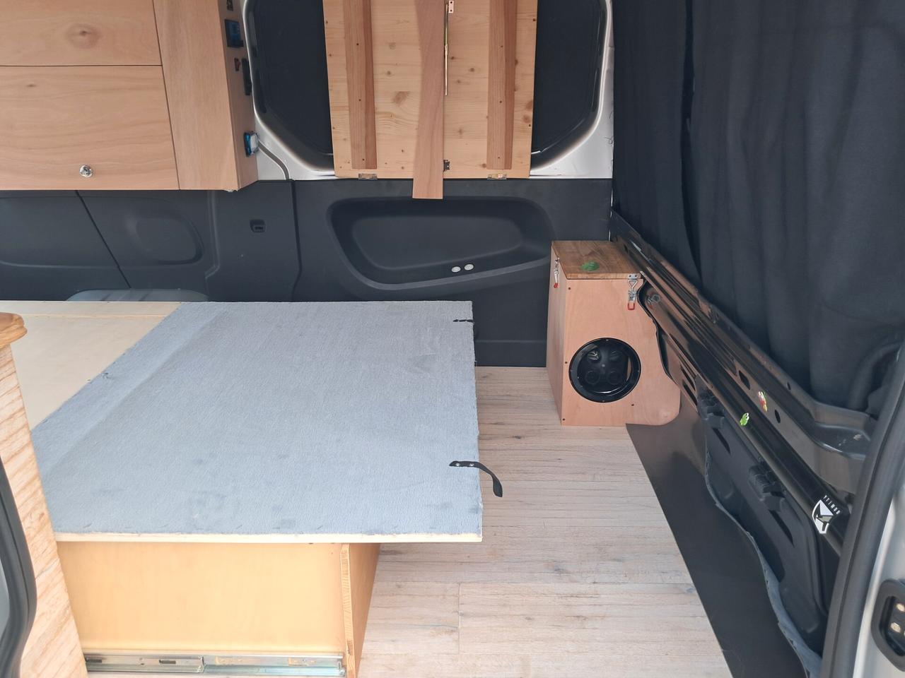 OPEL VIVARO 1.6 CDTI 140 CV AUTOCARRO 3 POSTI CAMPERIZZATO