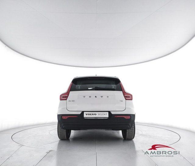 VOLVO XC40 T2 Momentum Core