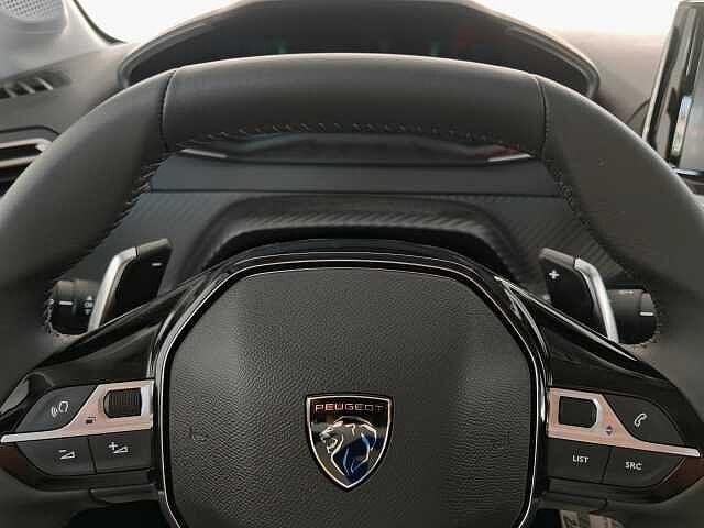 Peugeot 208 Hybrid 100 e-DCS6 Style