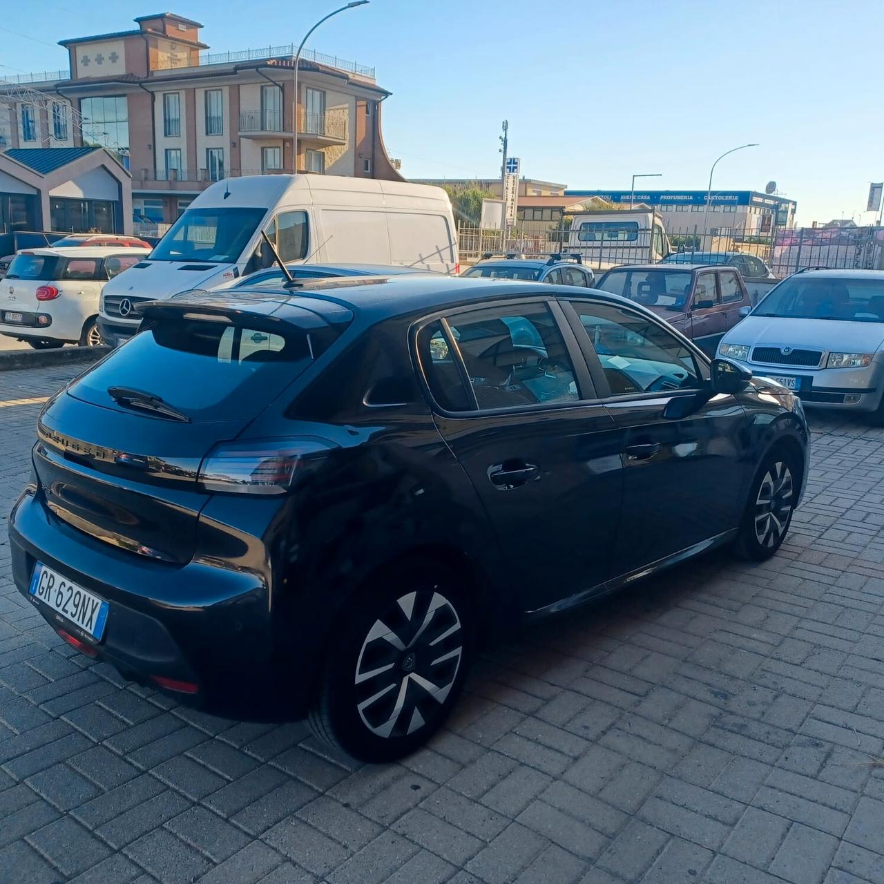 52778km COME NUOVA PEUGEOT 208 .12 NEOPATENTATI