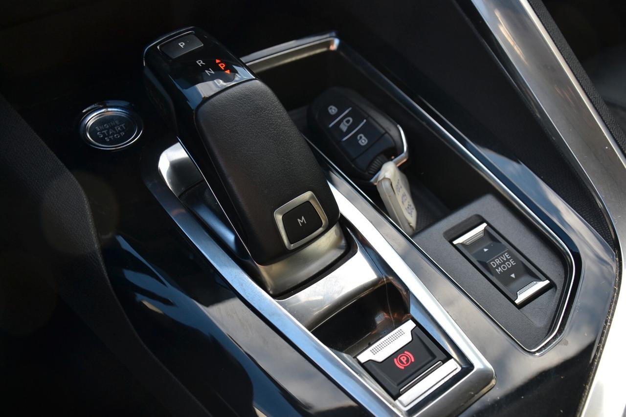 Peugeot 3008 BlueHDi 130 S&S EAT8 Allure