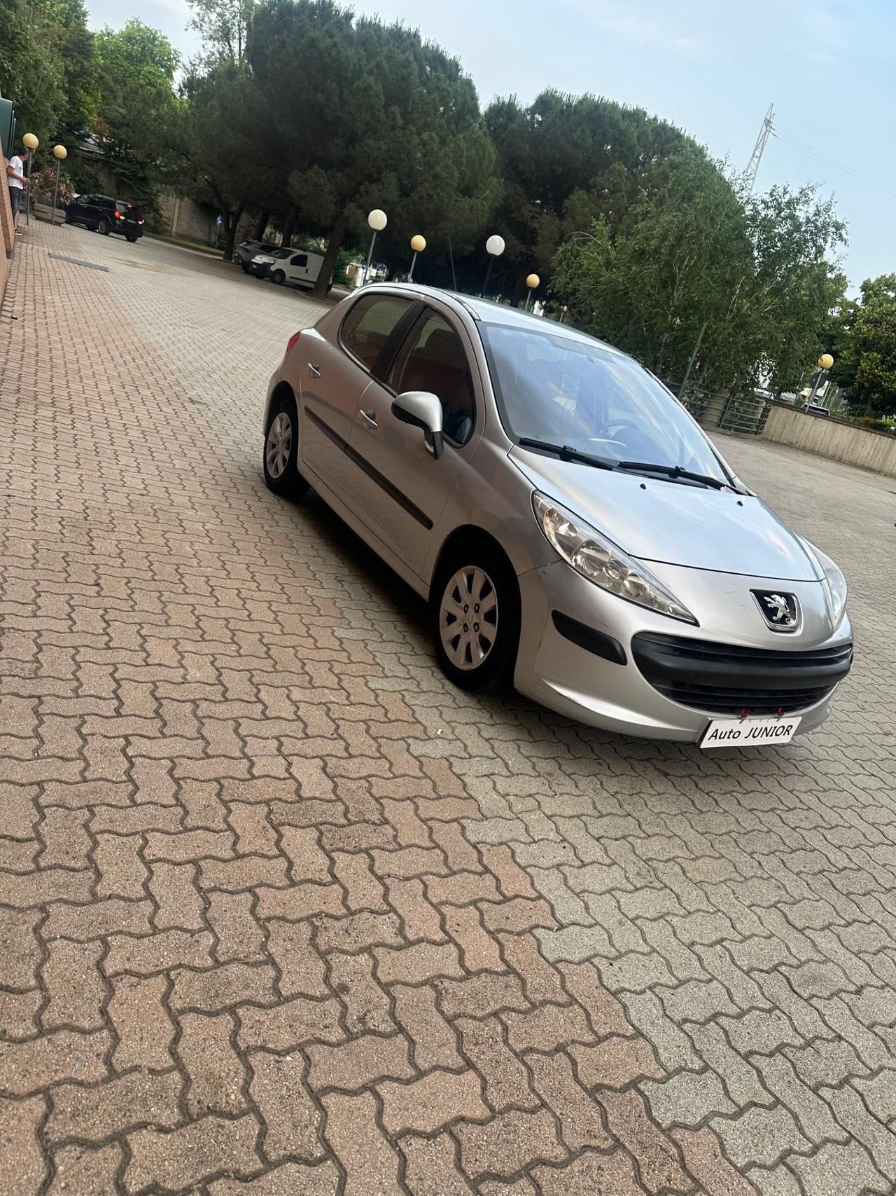 Peugeot 207 1.4 8V 75CV 5p. X Line