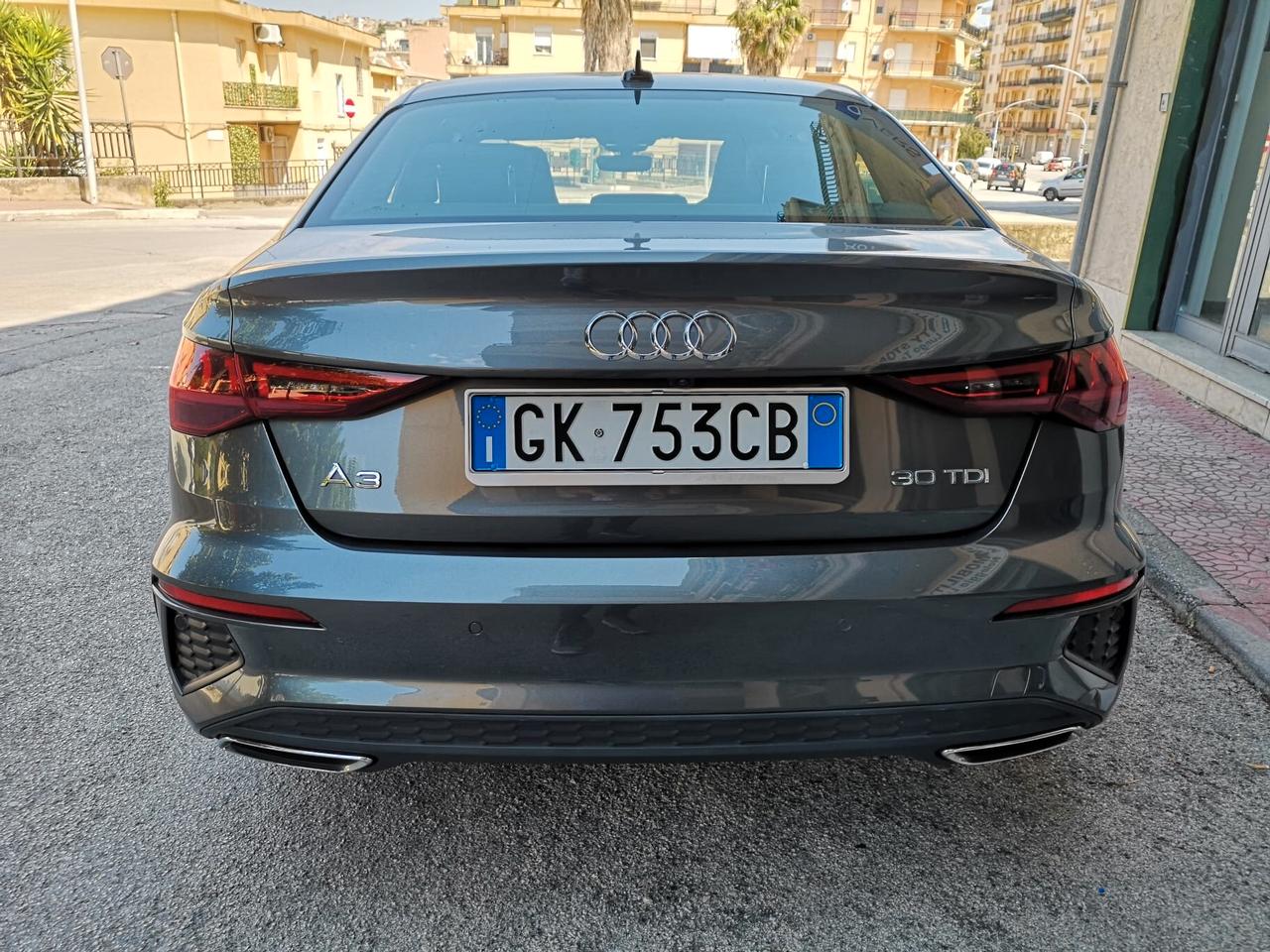 Audi A3 Sedan 30 TDI S tronic line edition