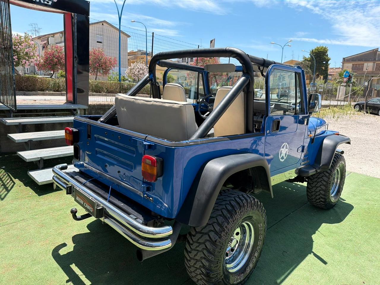 Jeep Wrangler yj 2.5 con motore 4.0